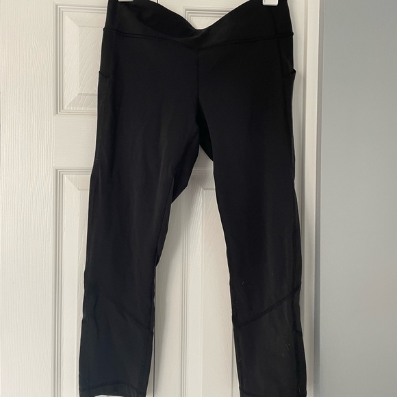 lululemon size 8 cropped black leggings with pockets - Picture 2 of 4